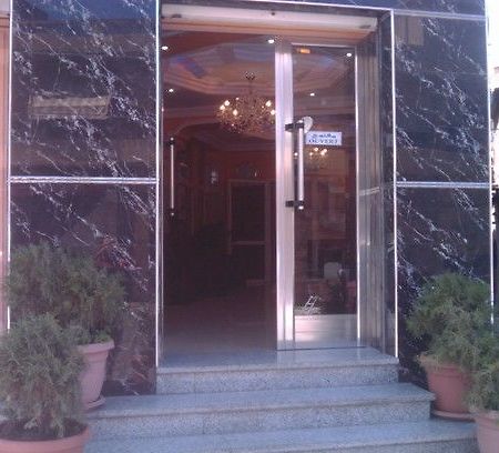 Les Andalous Hotel Oran Extérieur photo